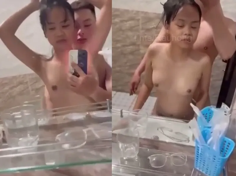 Dáng mảnh em cùng người yêu địt trước gương quay kỉ niệm
